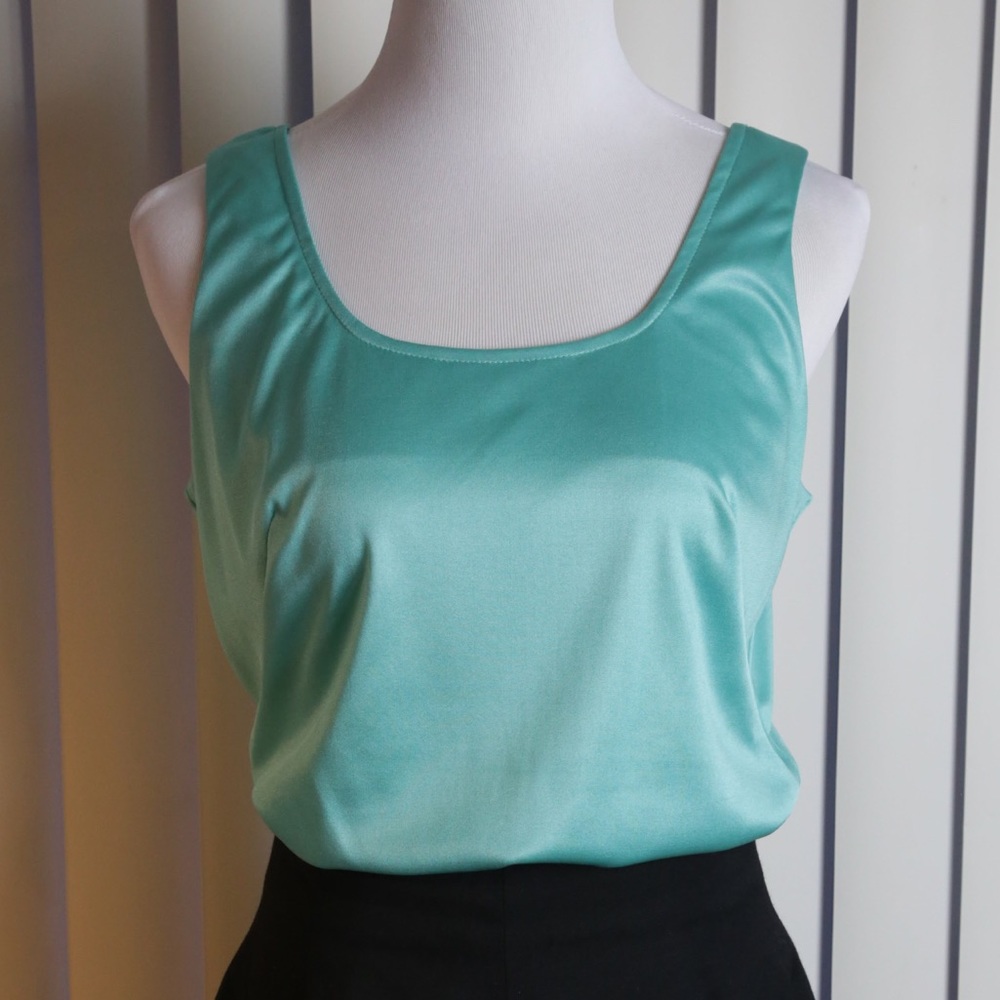 🌟 Vintage seafoam tank top - size small